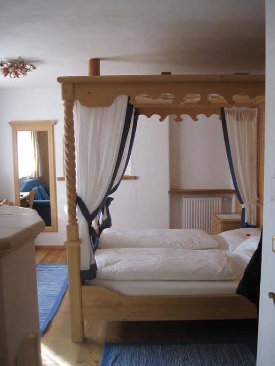 Romantik- Zimmer Almhotel Col Raiser
