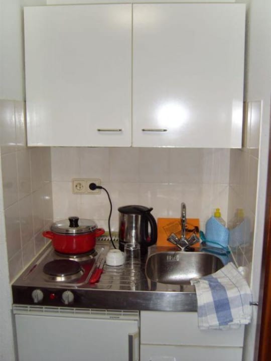 Küchenzeile im Flur des Zimmers acora Karlsruhe Zentrum Living the City