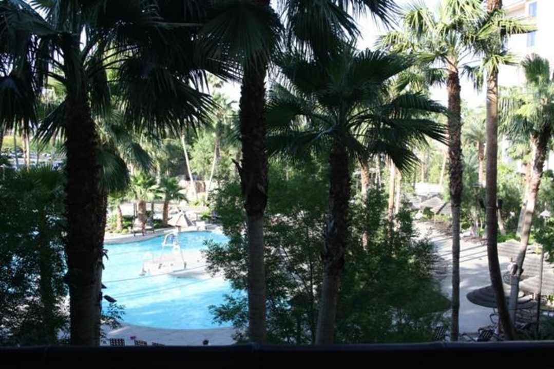 Blick vom Balkon zum Pool Hotel Tahiti Village Vacation Club