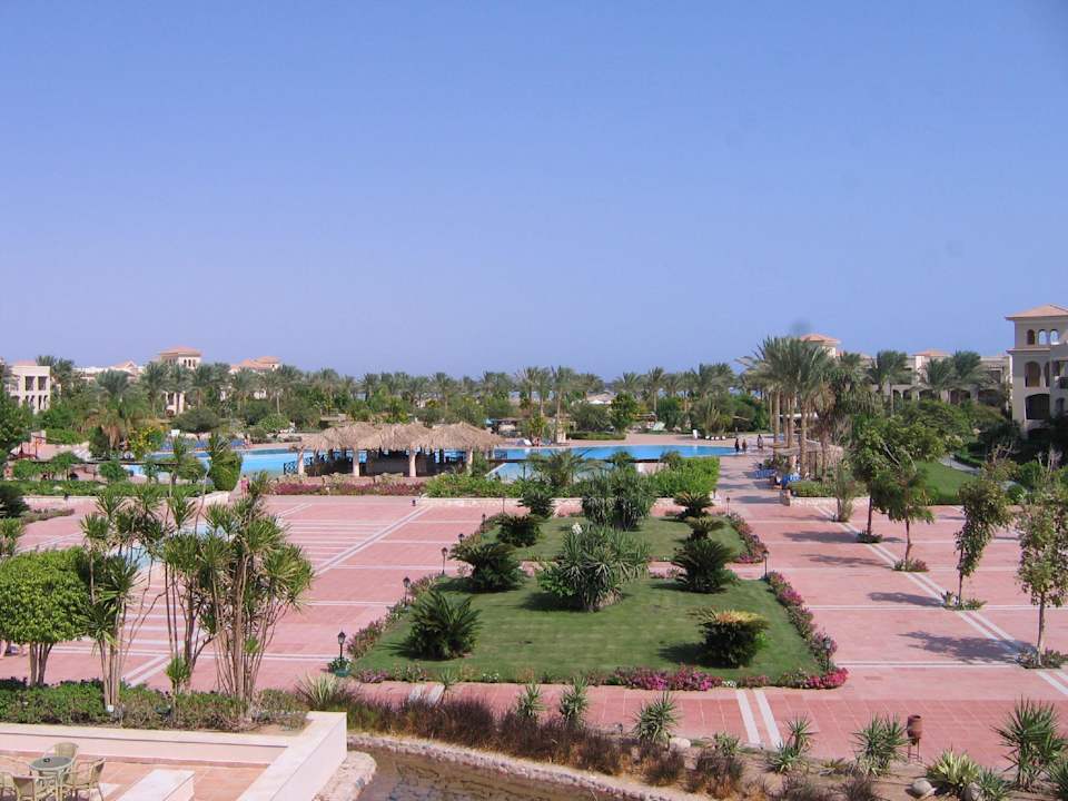 Teren hotelu JAZ Mirabel Beach