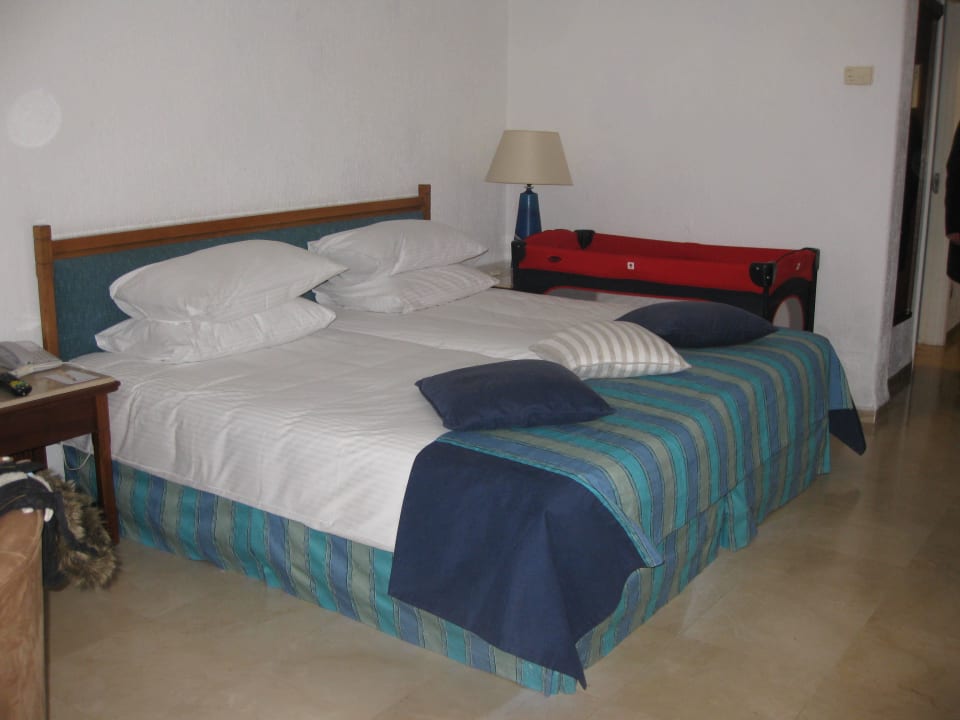Studio Zimmer im 7. Stock mit Kinderbett Coral Beach Hotel & Resort