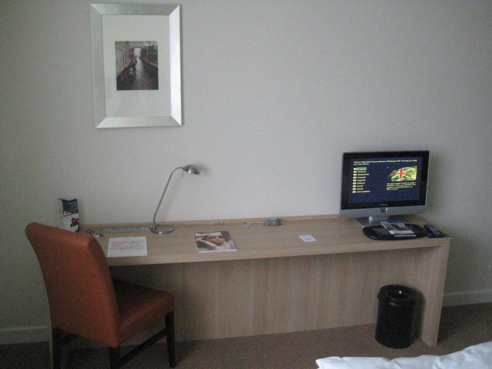 Zimmer Innenansicht Arbeitsbereich Hotel Tulip Inn Düsseldorf Arena