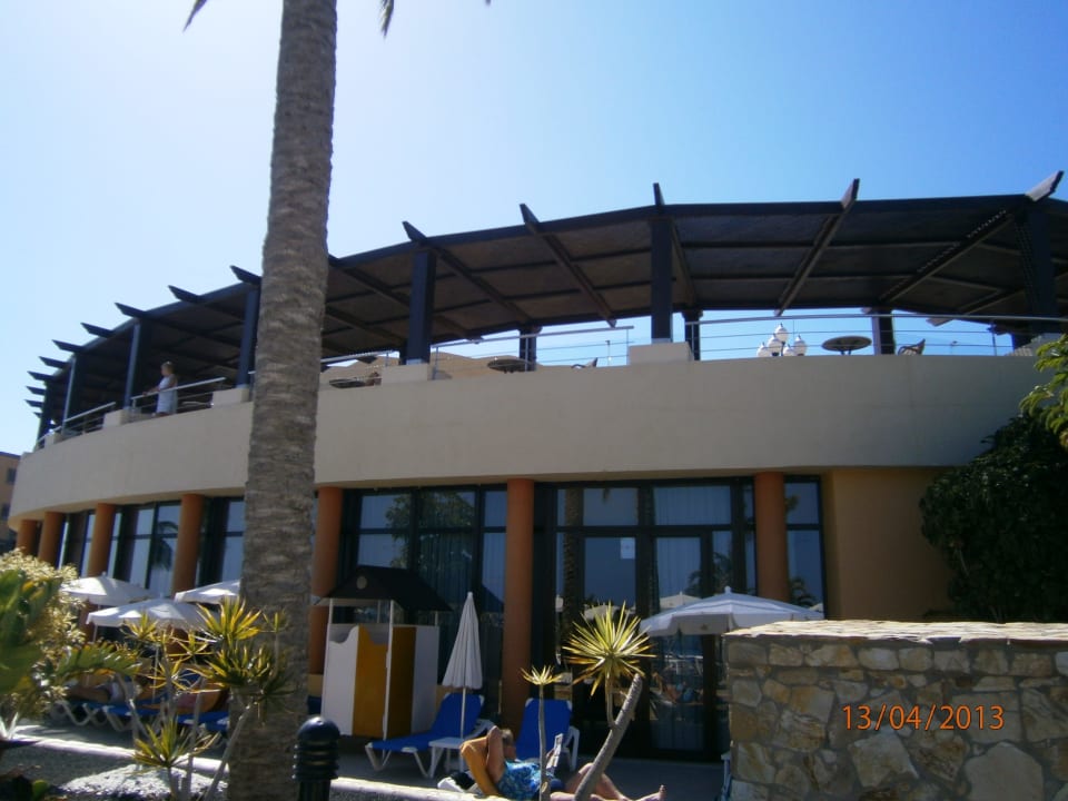 Schön angelegte Panorama-Bar Iberostar Waves Playa Gaviotas