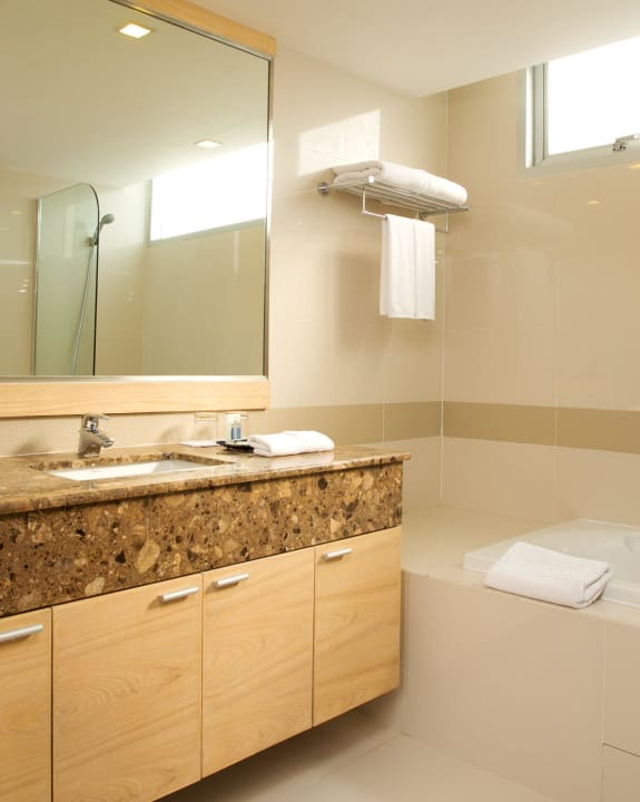Deluxe Studio Room - Bathroom Adelphi Grande Hotel Bangkok