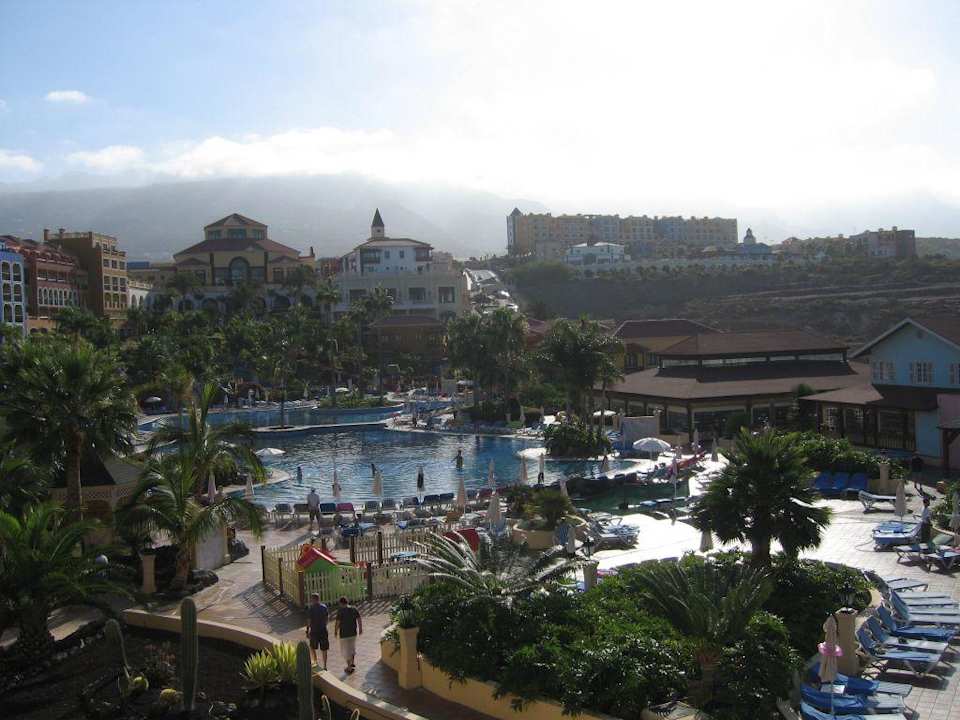 Pool am Morgen Bahia Principe Sunlight Costa Adeje
