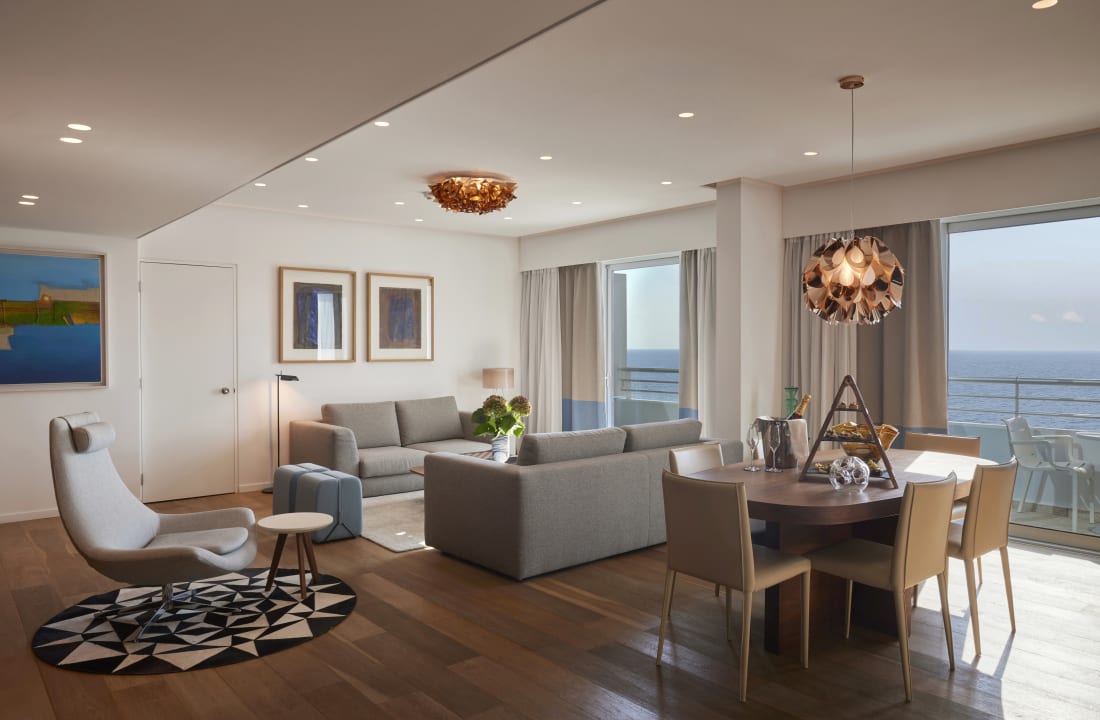 Zimmer Mediterranean Beach Hotel