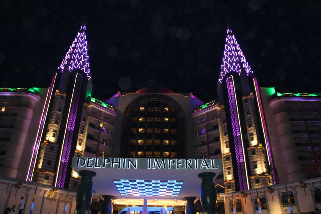 Imperial bei Nacht Hotel Delphin Imperial