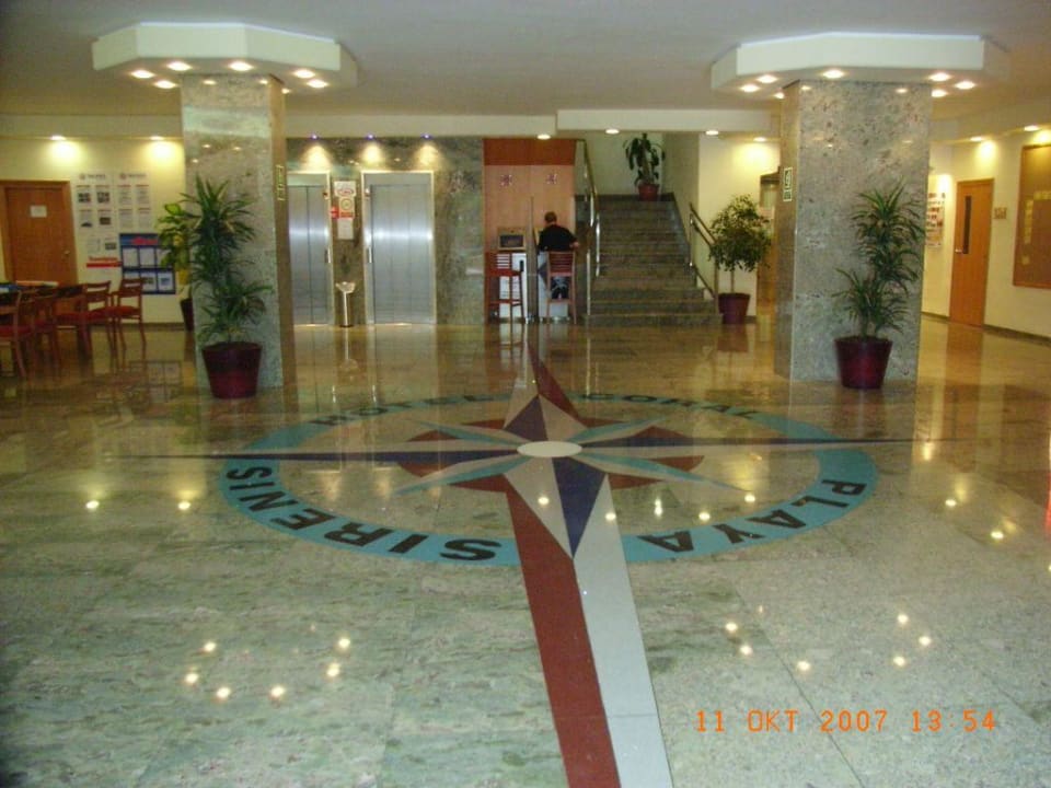 Eingangsbereich des Hotels Moon Dreams Coral Beach