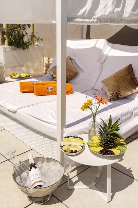 Pool Hotel The Sky - Adults only