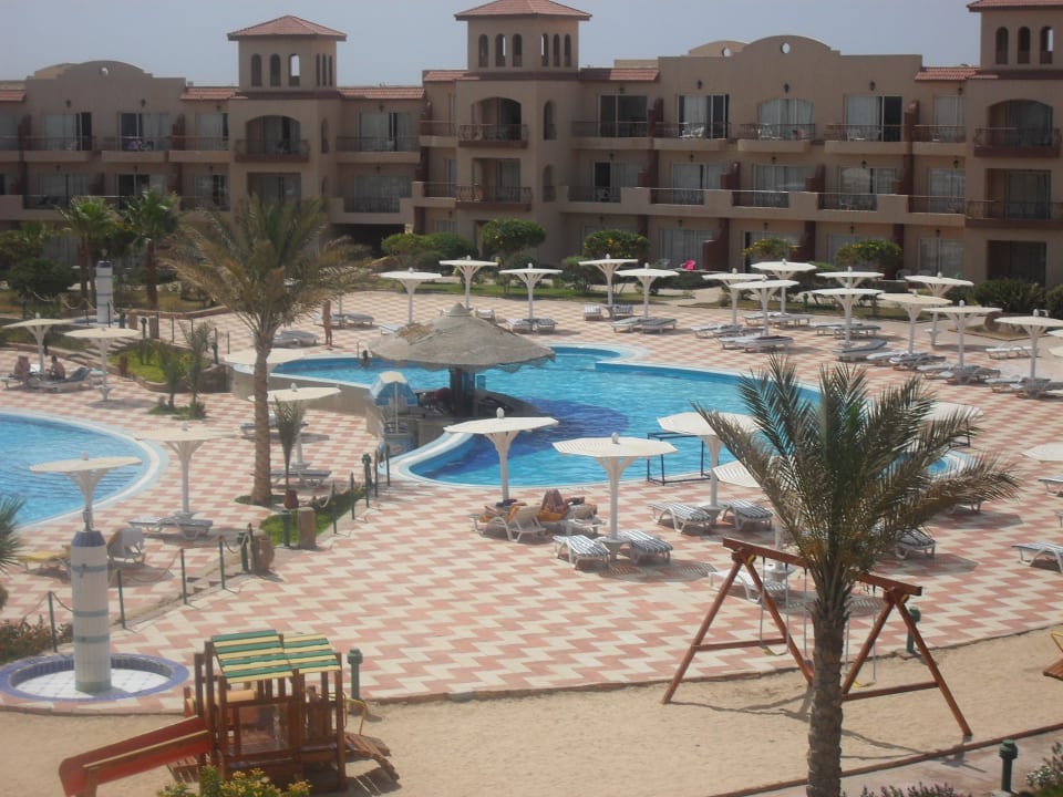 Pool Pensée Royal Garden Beach Resort