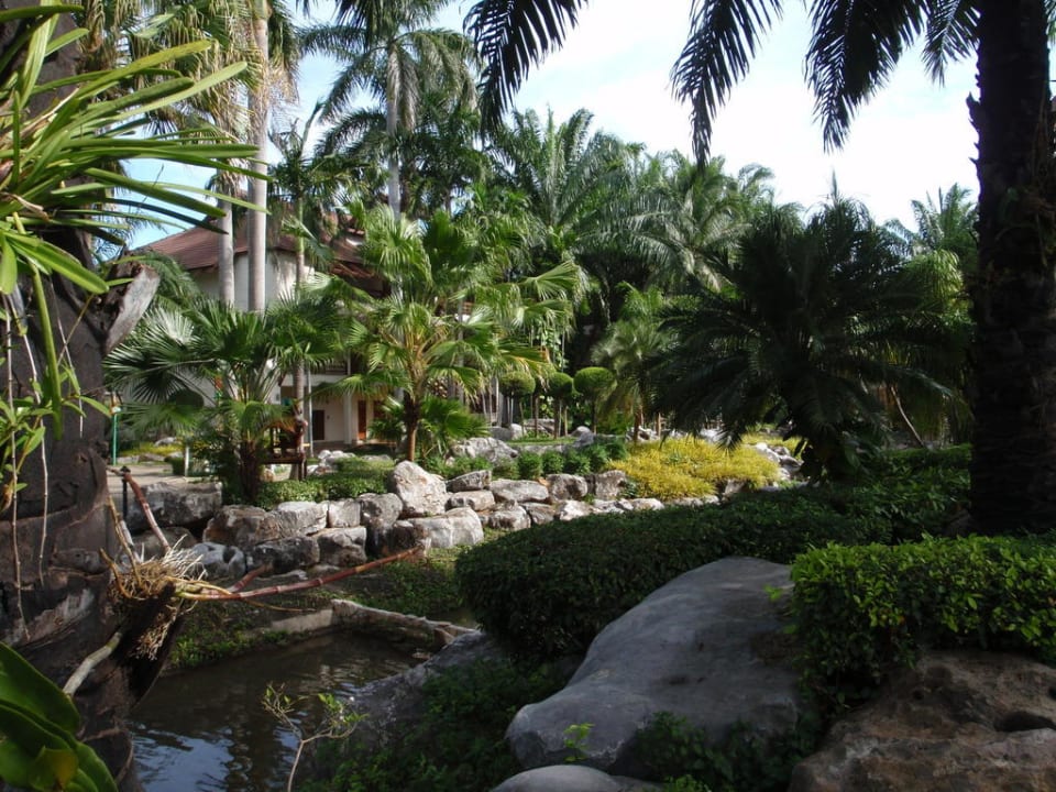 Tropische Garten- und Poolanlage Hotel Felix River Kwai