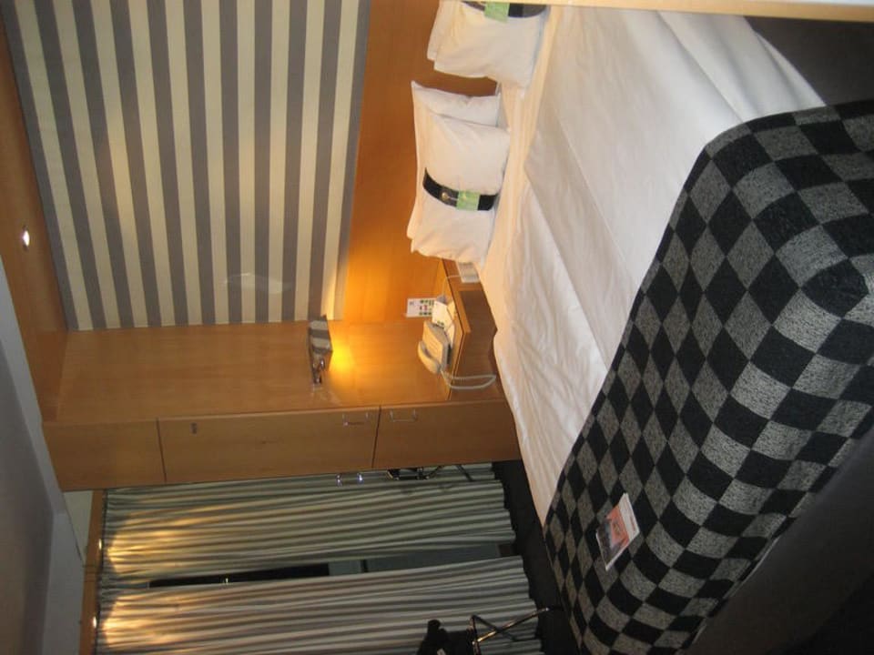 Doppelbett Holiday Inn Wien - City