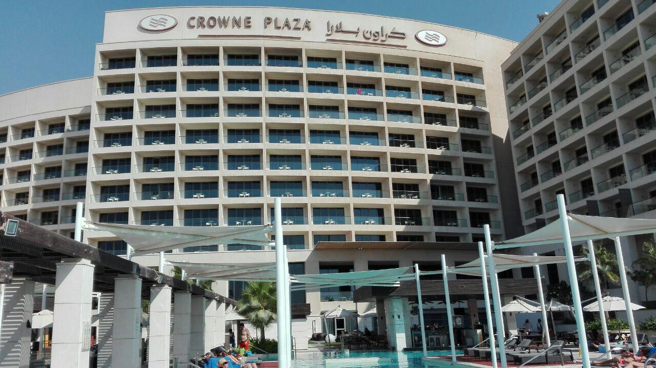 Außenansicht Crowne Plaza Hotel Yas Island