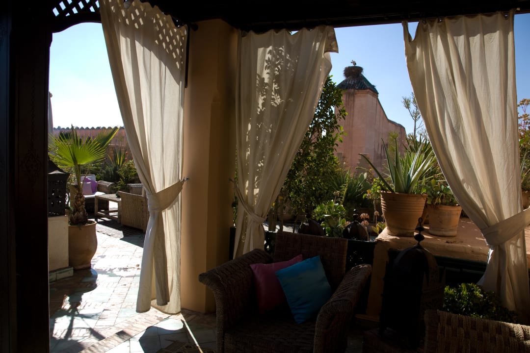 Roof terrace dining area Hotel Dar Les Cigognes by Sanssouci Collection