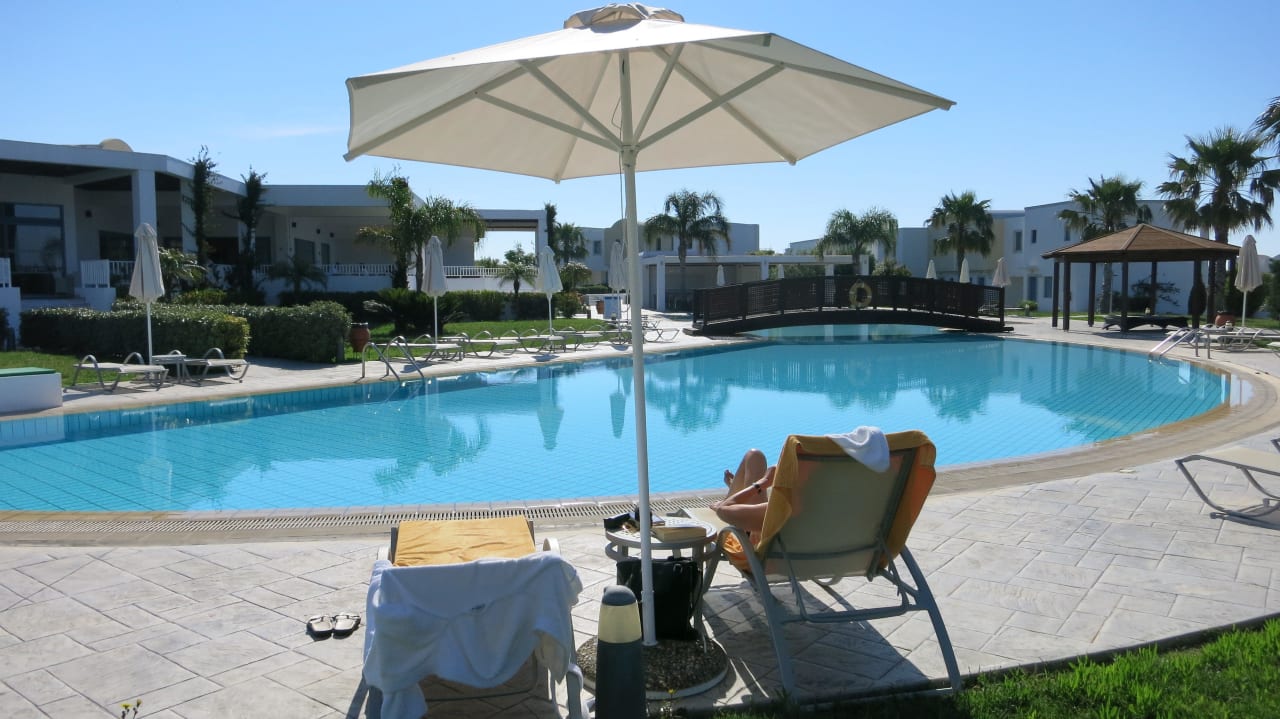  Pool Anfang mai noch exklusiv Hotel Lakitira Suites