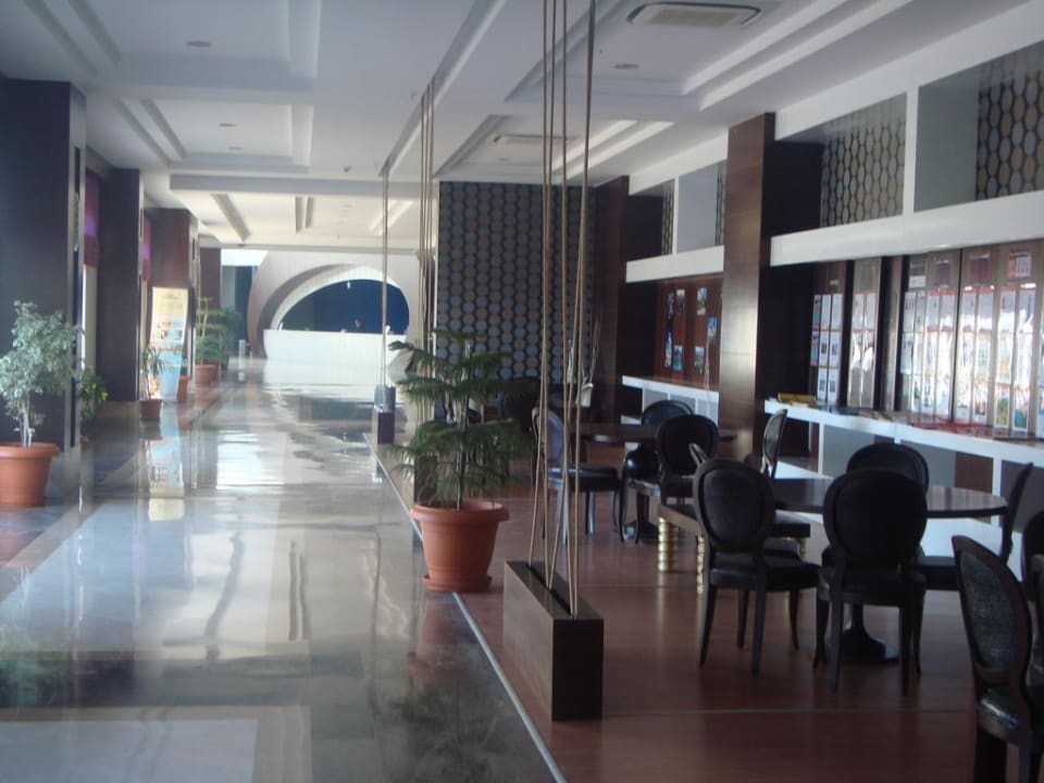 Der Weg zum Restaurant Seaden Sea World Resort & Spa