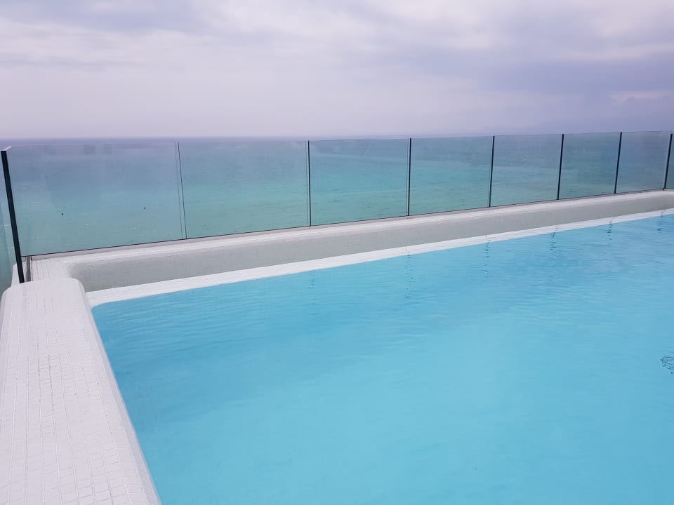 Infitity Pool mit hammer Meerblick Hotel HM Gran Fiesta