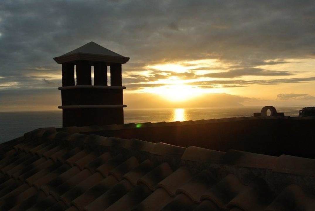 Sonnenuntergang über La Gomera vom obersten Stockwerk Bahia Principe Sunlight Costa Adeje