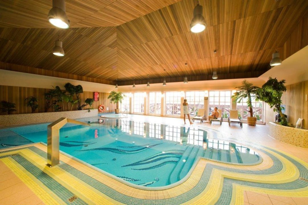 Swimming pool area Hotel Habenda