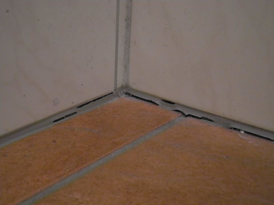 Boden im Bad REGIOHOTEL Schanzenhaus Wernigerode