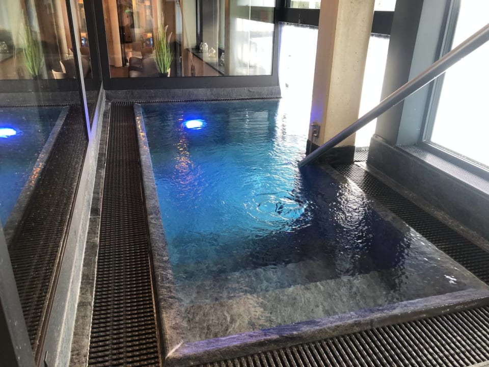 Pool 1. Bier & Wohlfühlhotel Gut Riedelsbach