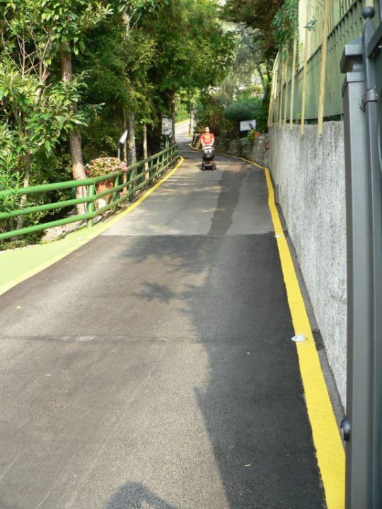 Steile Auffahrt Relax Hotel Villa La Gardenia & Oleandra