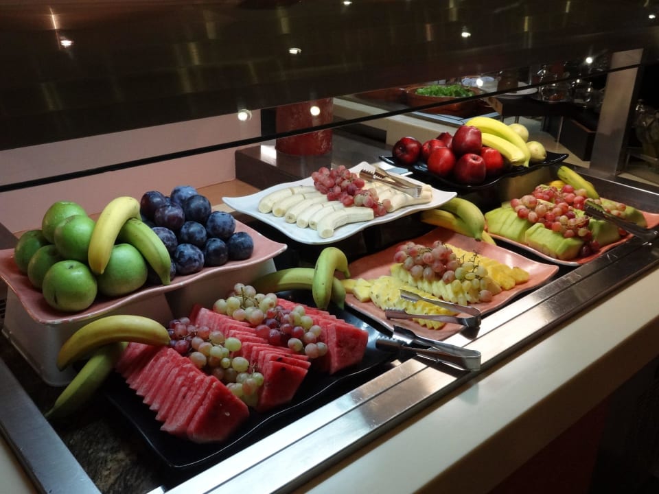 Obstbuffet, egal ob am Abend oder zum Frühstück Rodos Palladium Leisure & Wellness