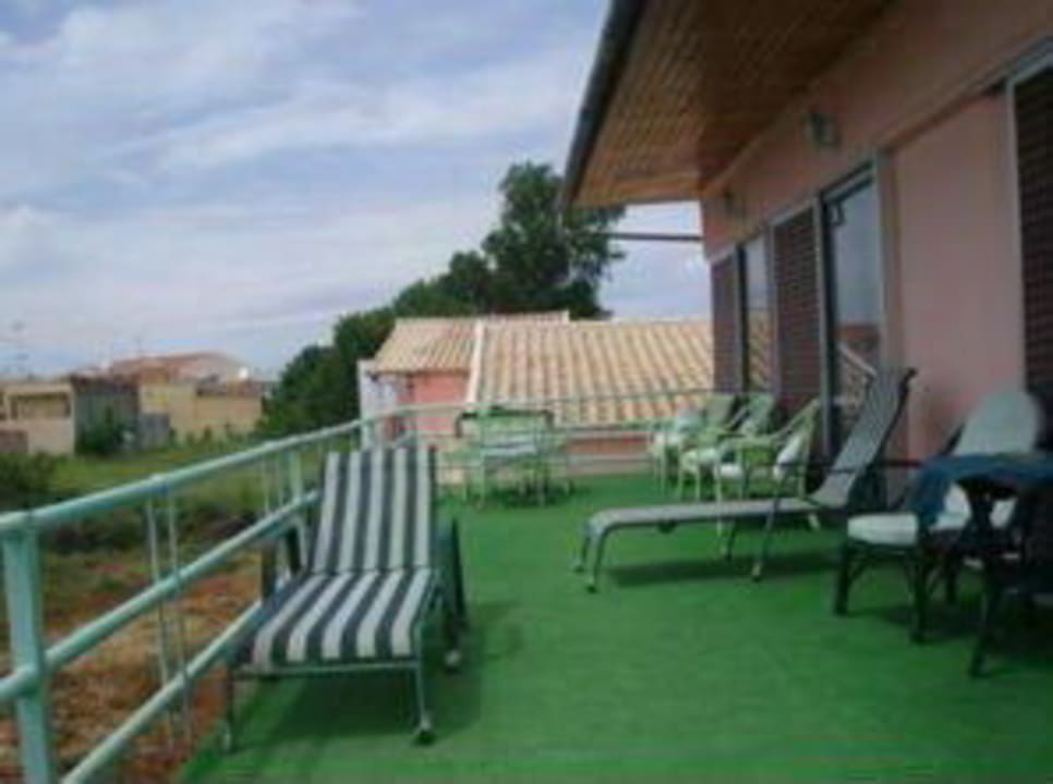 Unsere private Sonnenterrasse - perfekt Apartments Pipitsa's