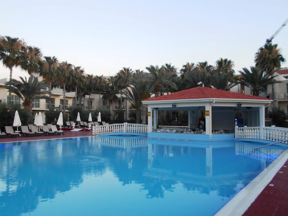 Pool Oscar Resort Hotel