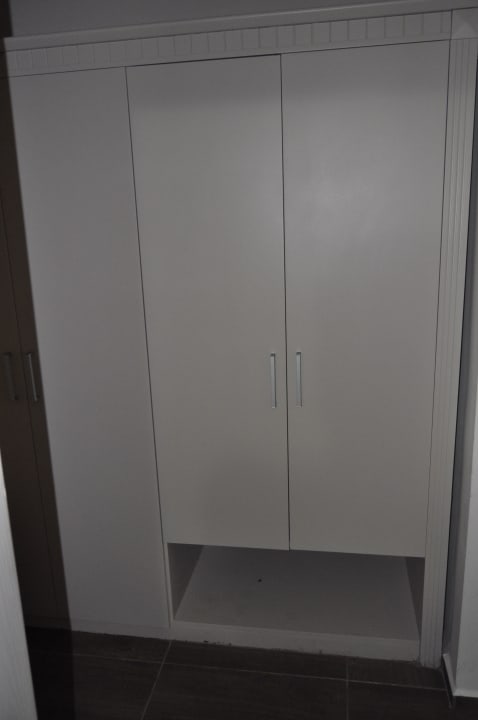 Schrank Club Turtas Beach Hotel