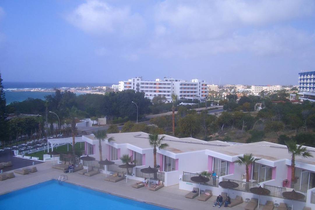 Zimmerausblick Pool-Seite Napa Mermaid Hotel & Suites