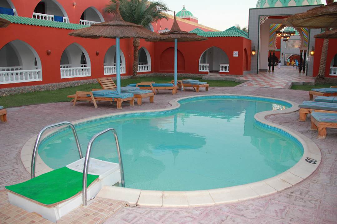 Один из детских бассейнов Pickalbatros Alf Leila Wa Leila Resort - Neverland Hurghada