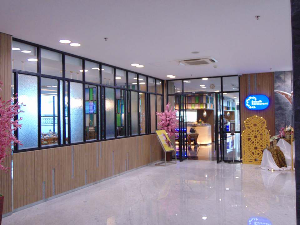 Gastro Anara Airport Hotel