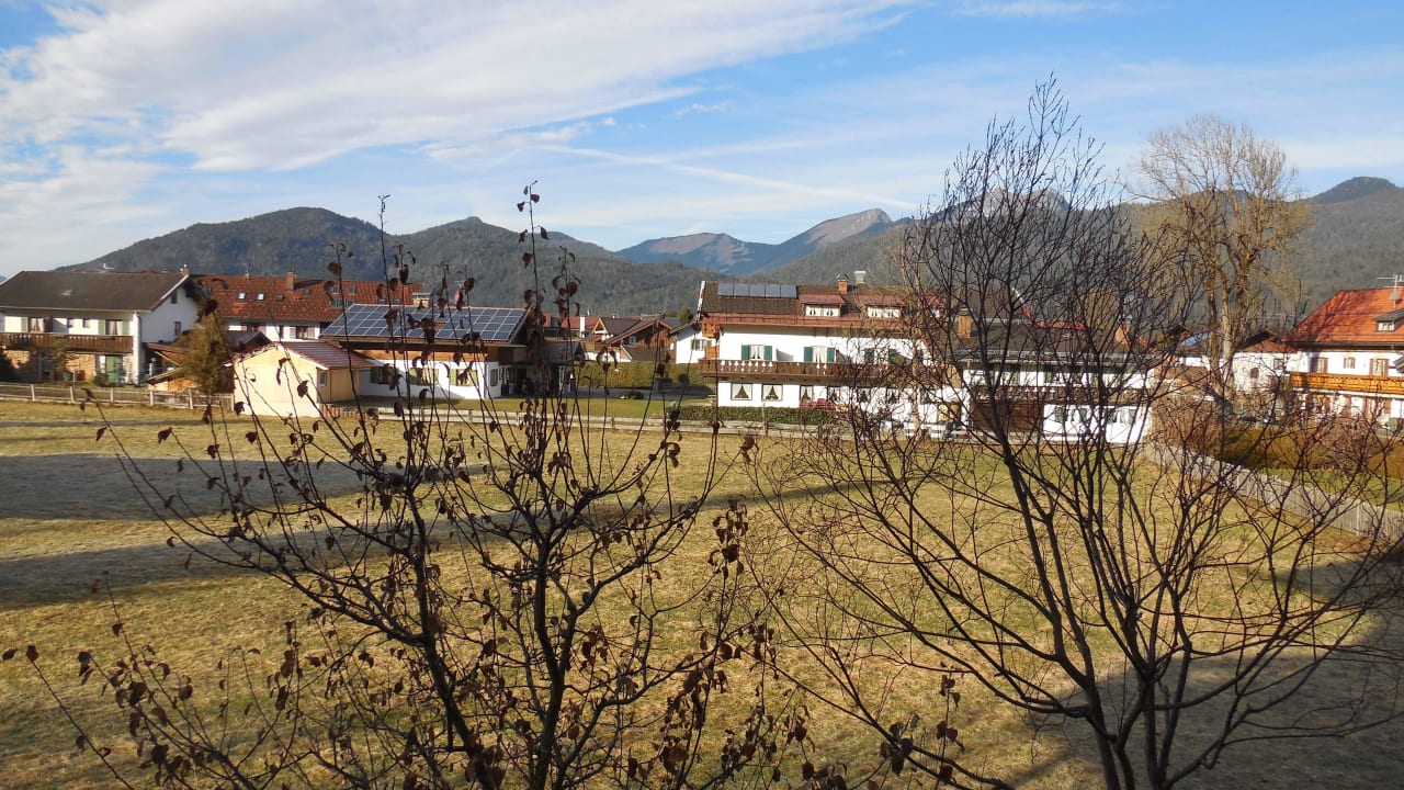 Ausblick Zimmer 34 Hotel Alpenhof Krün