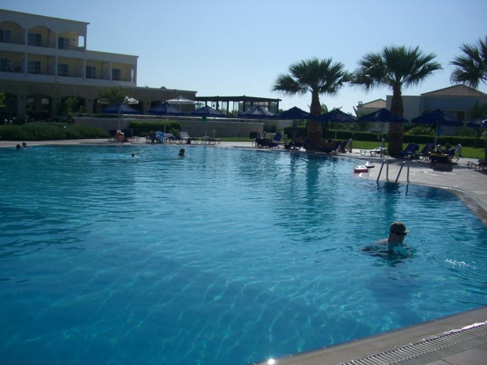 Pool  Neptune Luxury Resort