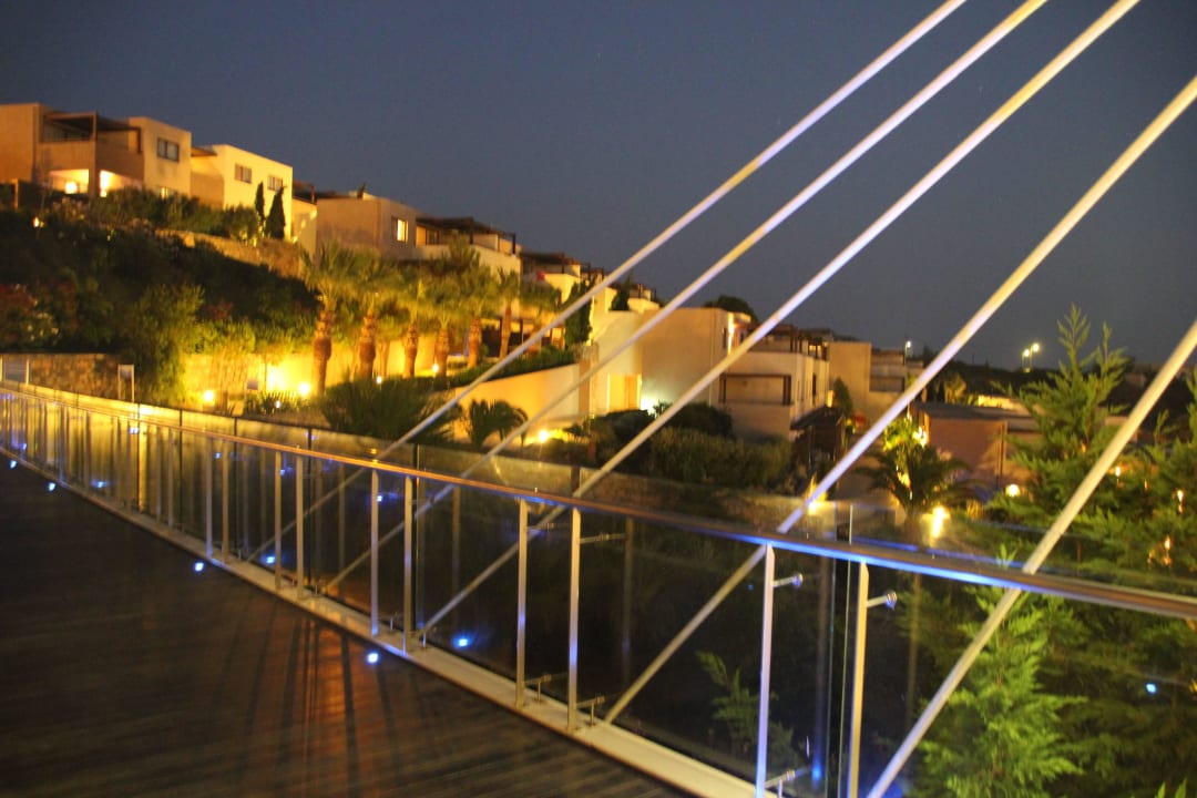 Vom Hauptgebäude zu den Bungalows Atlantica Mikri Poli Crete