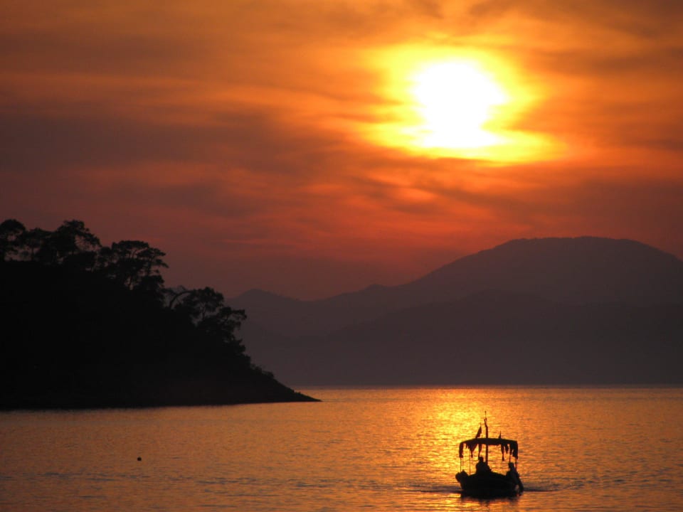 Traumhafter Sonnenuntergang. Hillside Beach Club