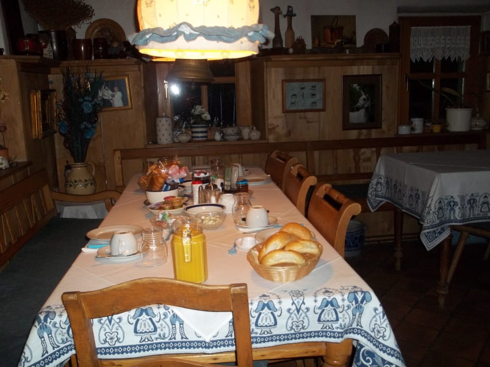 Leckeres Fruhstück mit frische Brötchen Landhotel Schwärzhof