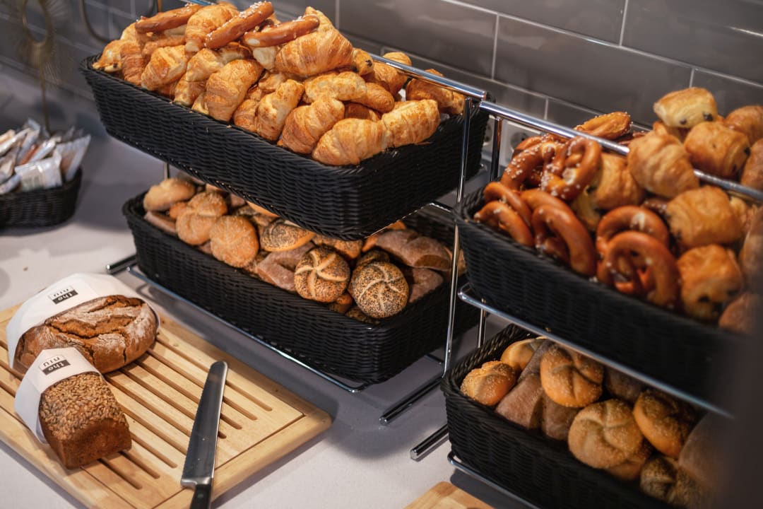 Gastro Holiday Inn - the niu, Brass München Olympiapark