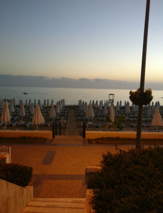 Strand Hotel Grand Side