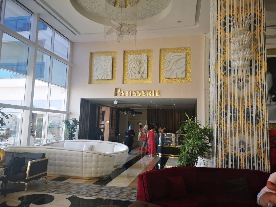 Lobby Azura Deluxe Resort & Spa Hotel