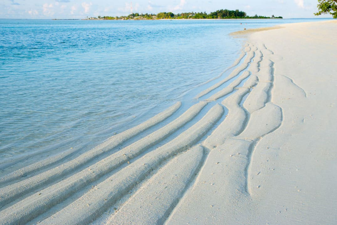 Ebbe Meeru Maldives Resort Island