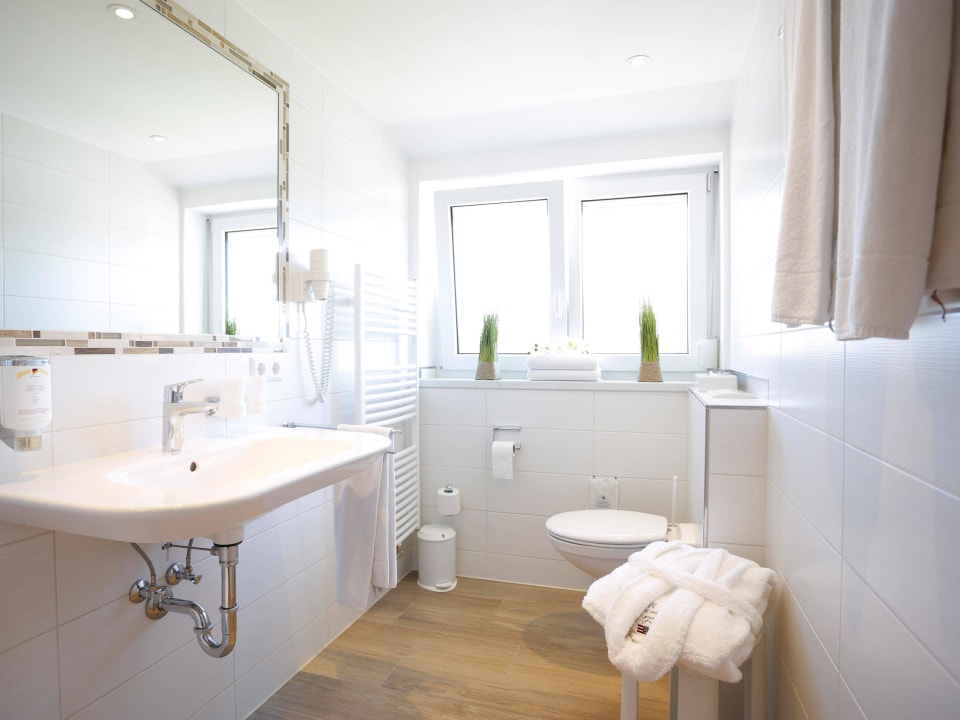 Beispielbild Badezimmer DZ Komfort Landhotel Mohren