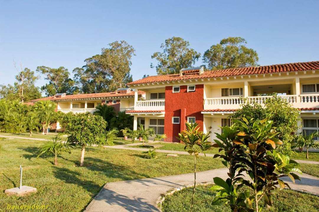 Modulos im hinteren Gartenbereich Hotel Los Laureles