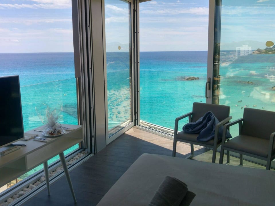 Crystal-Suite Ausblick vom Bett Son Moll Sentits Hotel & Spa