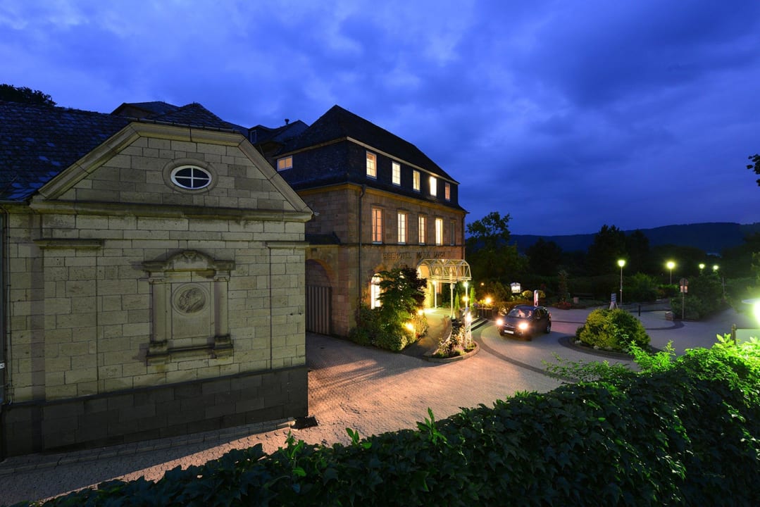 Haupteingang Nachts Seehotel Maria Laach