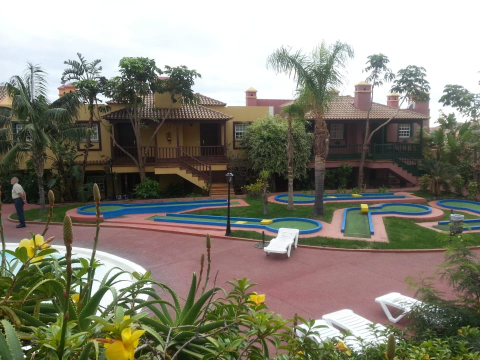 Ein Blick ins innere der Anlage Apartamentos Oasis San Antonio