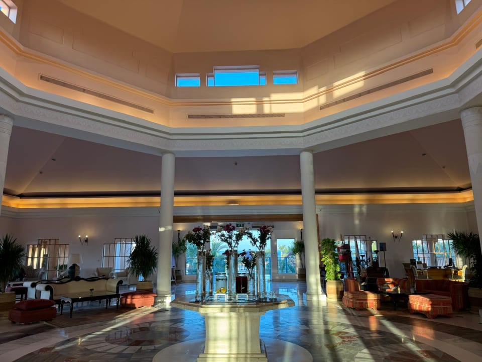 Lobby Mövenpick Resort & Spa El Gouna
