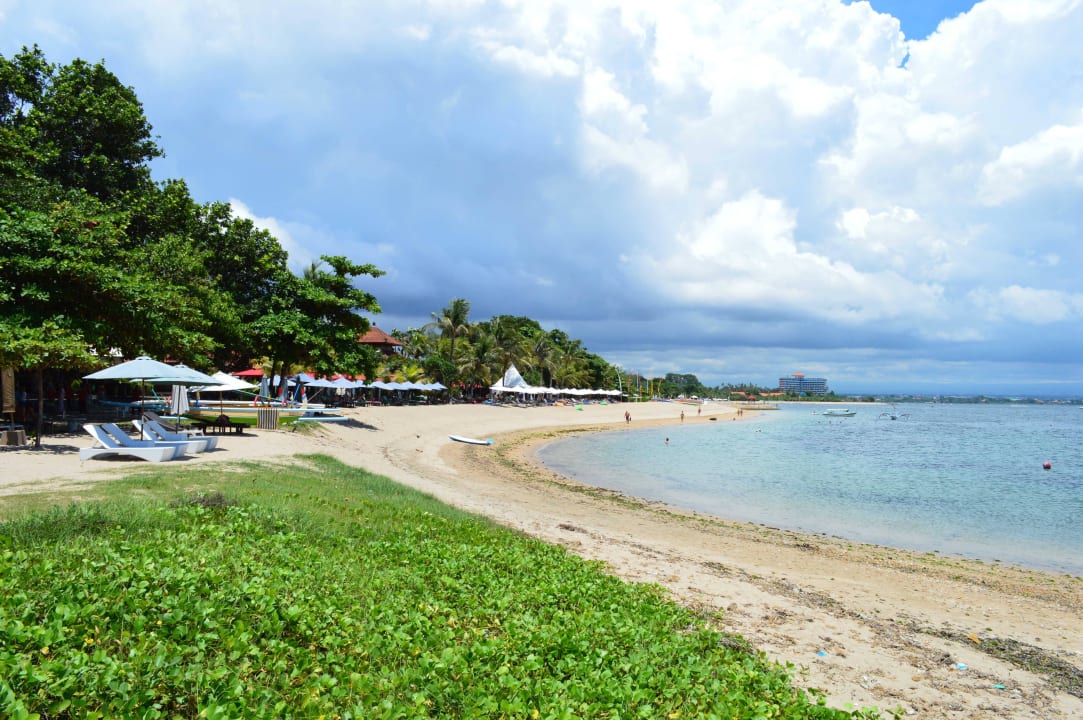 Strand vor dem Hotel Villa Shanti Beach