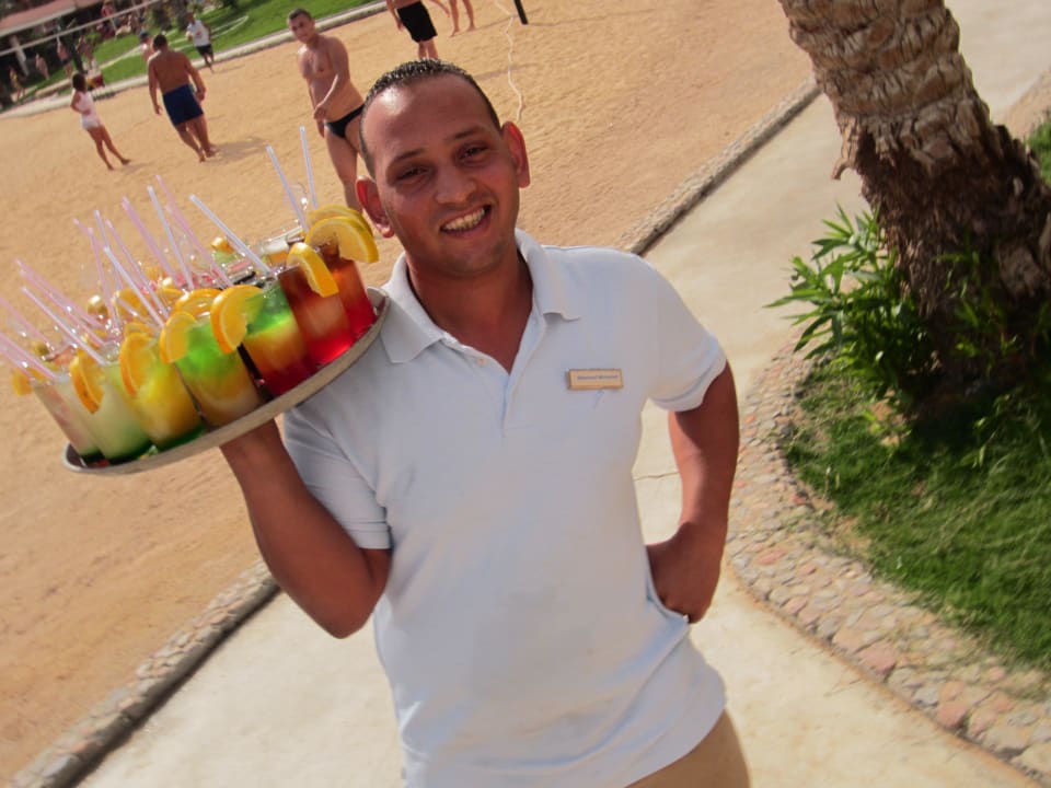 Toller Service am Strand Pickalbatros Aqua Park Resort - Hurghada